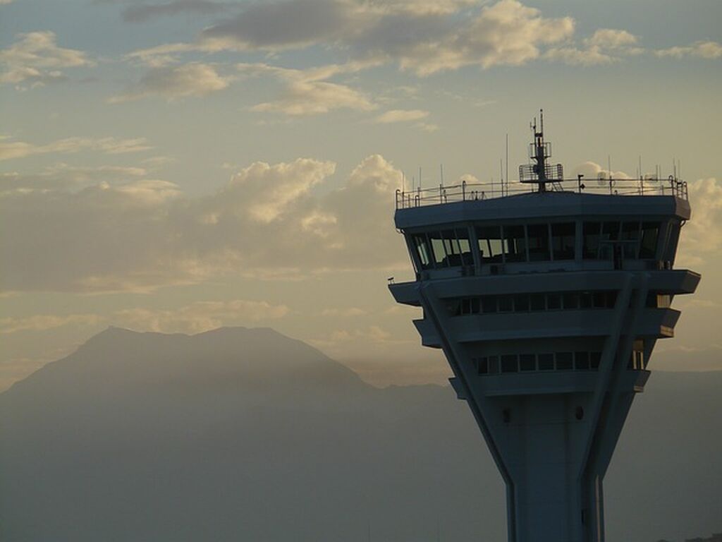Control tower 79964 640